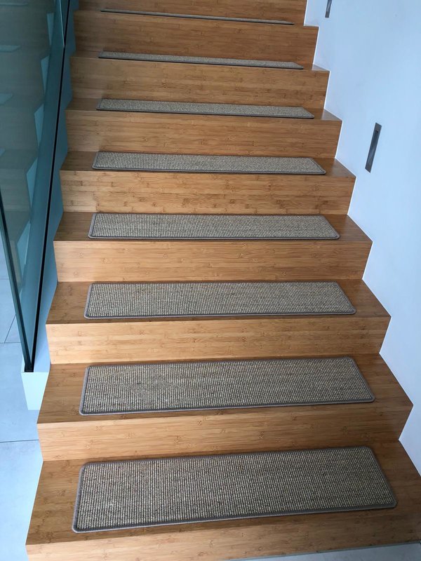 Sisal Treppenstufen ohne Kleber auf Treppe